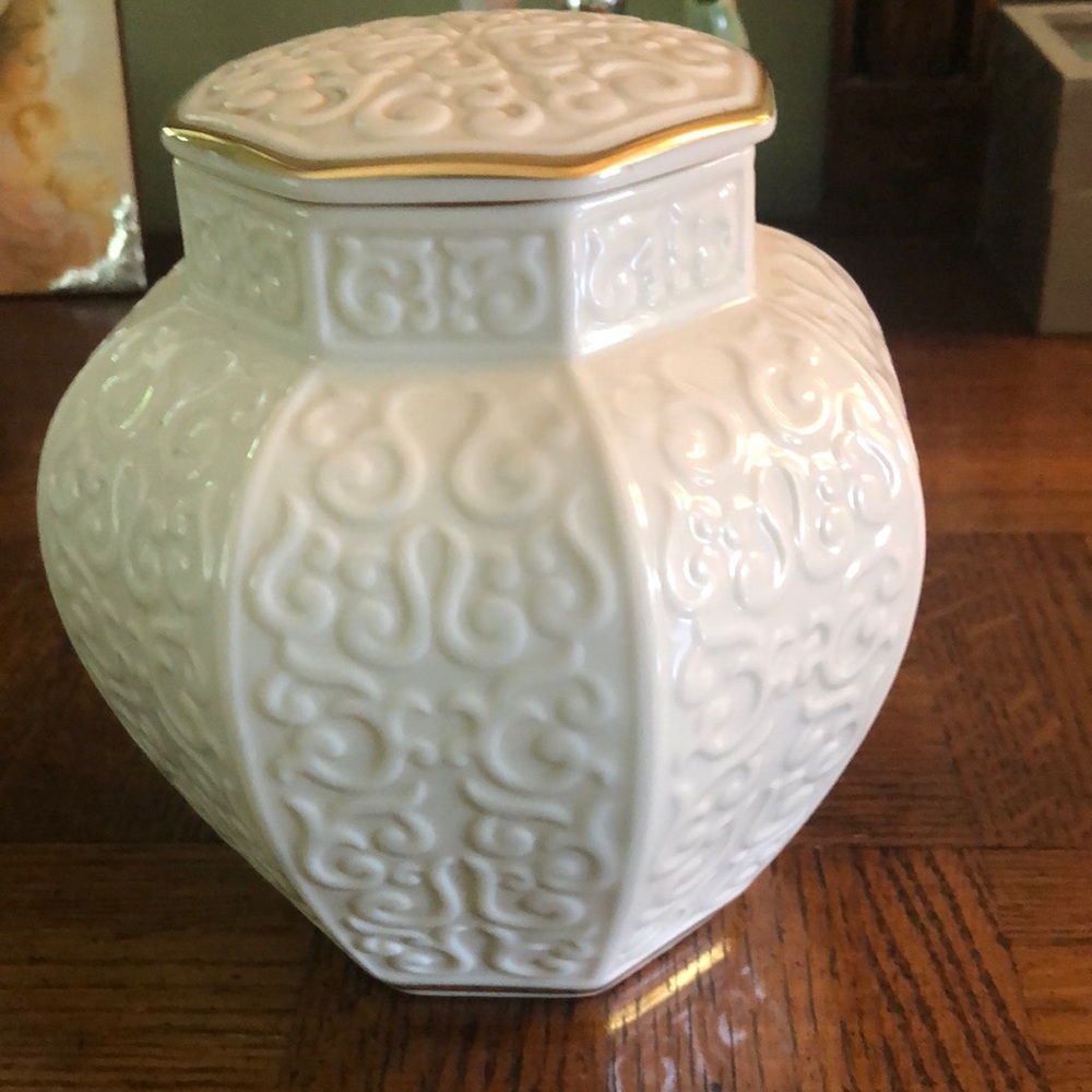 COPY - Lenox vase or candy jar